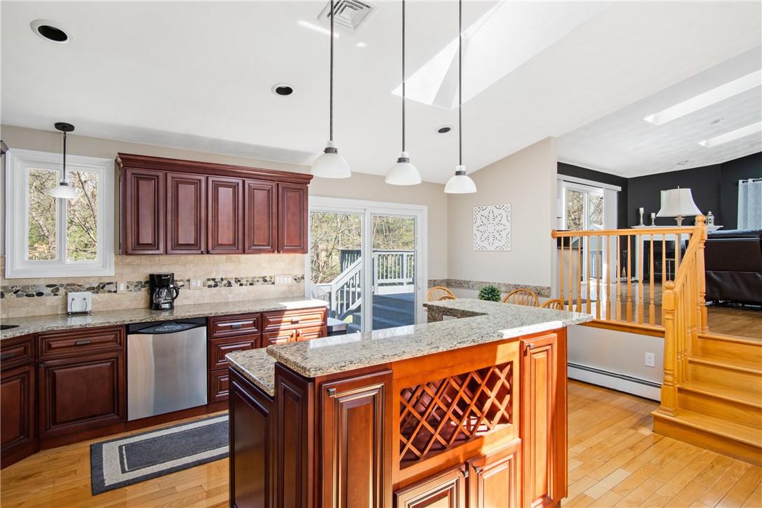1329 Ives Road Warwick, RI 02818 - Photo 6 of 34