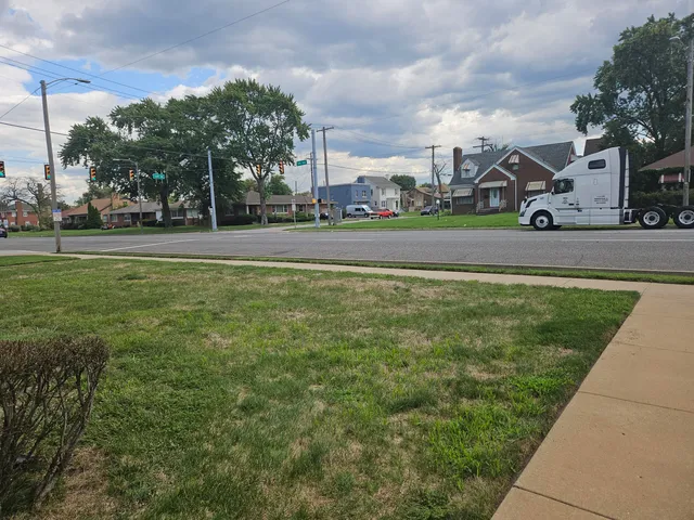 $950 | 2306 West 5th Avenue, Unit 4, Gary, IN 46404