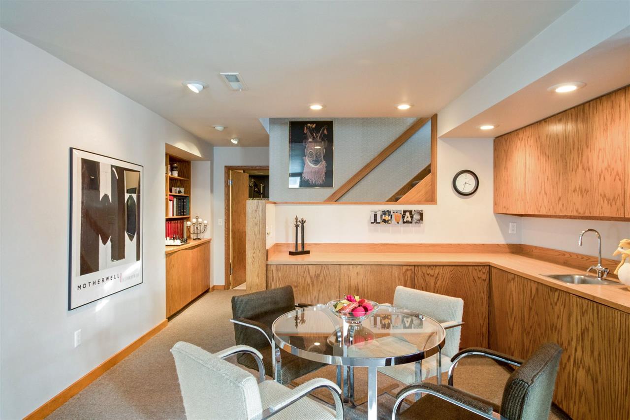 2029 Rochester Court Iowa City, IA 52245 - Photo 14 of 19 Gallery Image 14