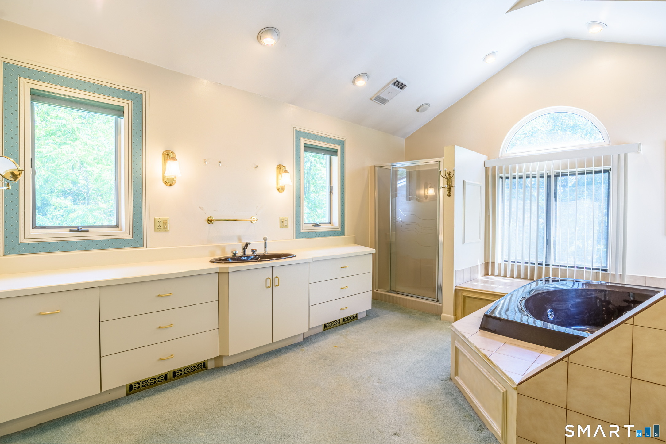 142 Williams Road Trumbull, CT 06611 - Photo 20 of 40