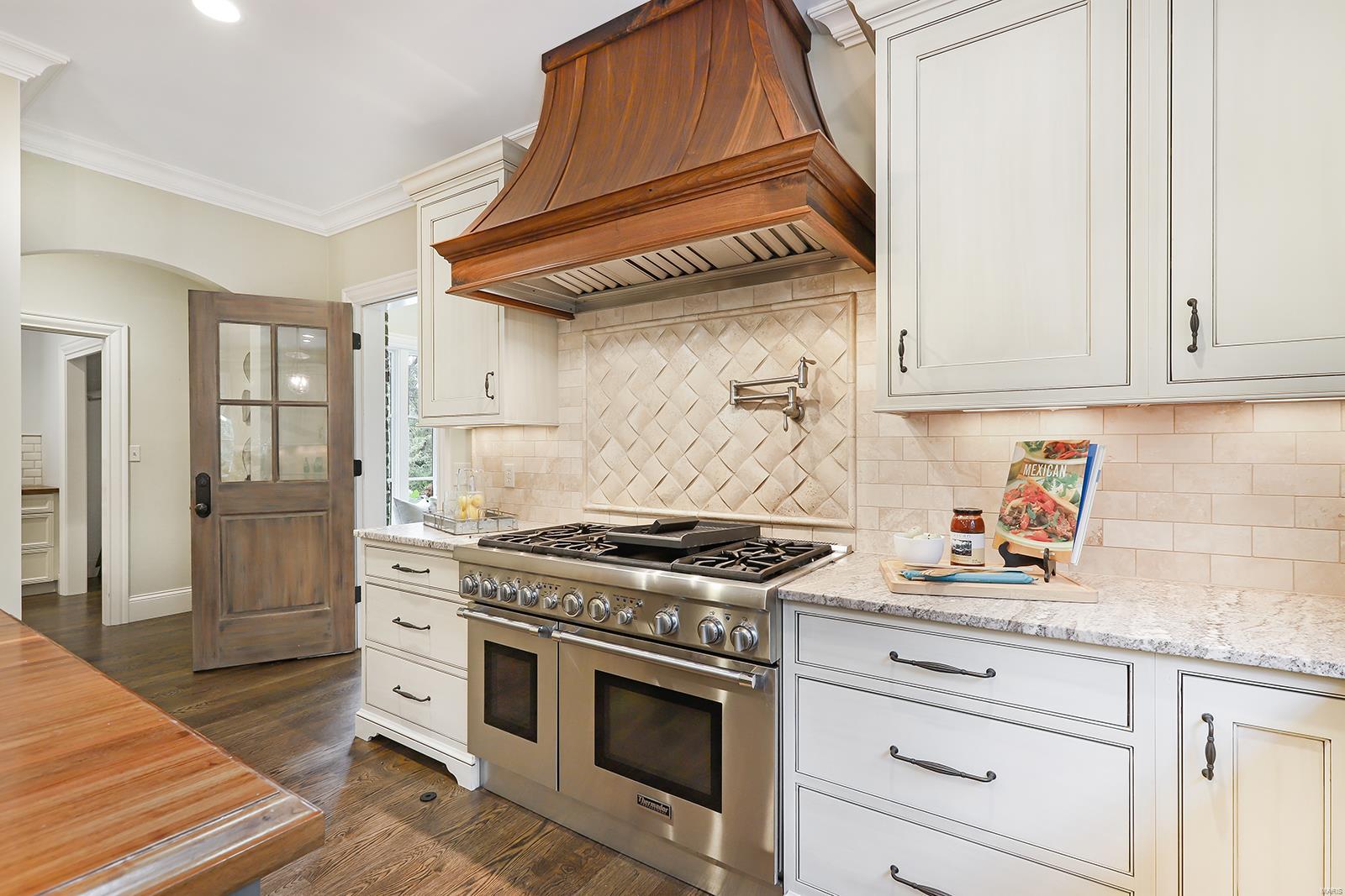 12 Danfield Road Ladue, MO 63124 - Photo 21 of 68 Gallery Image 21