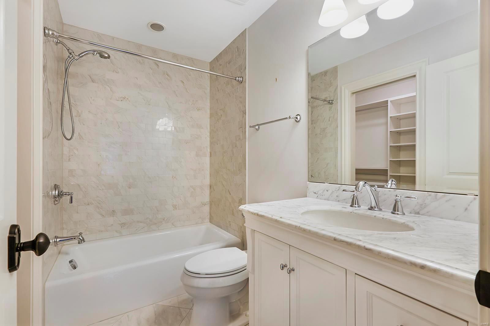 12 Danfield Road Ladue, MO 63124 - Photo 42 of 68 Gallery Image 42