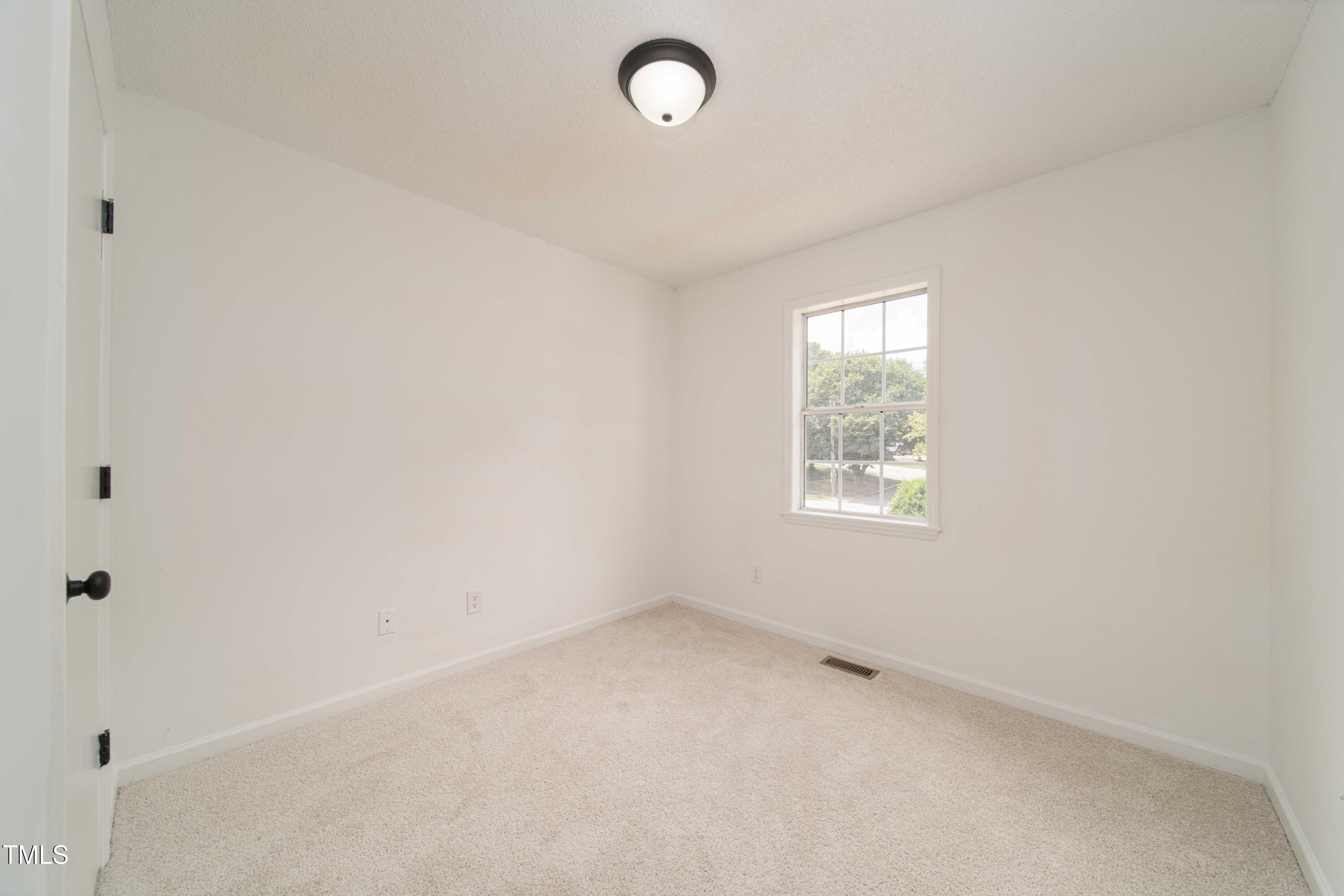 4258 Kaplan Drive Raleigh, NC 27606 - Photo 10 of 20 KFK00020-Edit