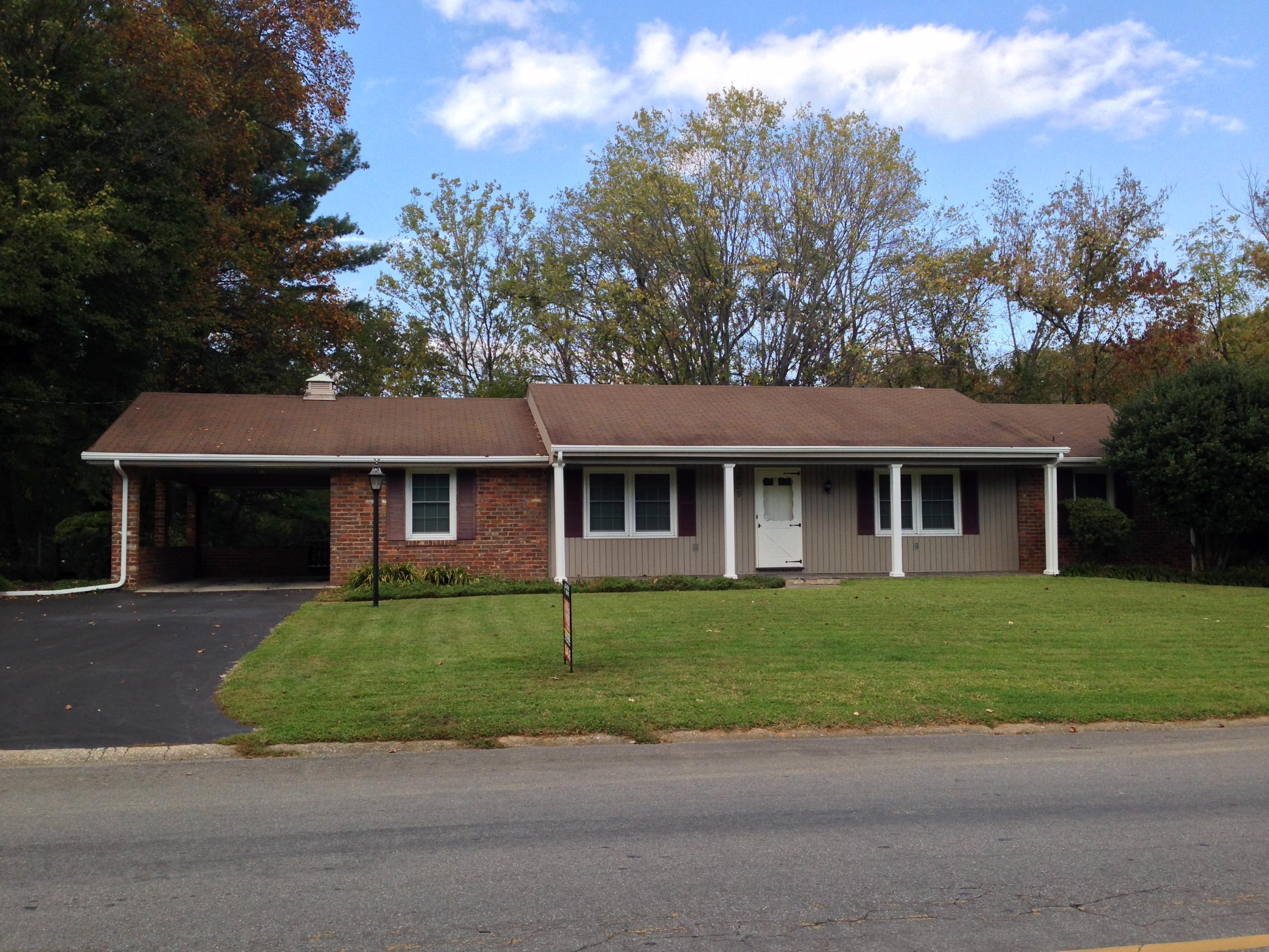 3429 Halevan Road Roanoke, VA 24018 - Photo 3 of 38 Halevan Front 1n