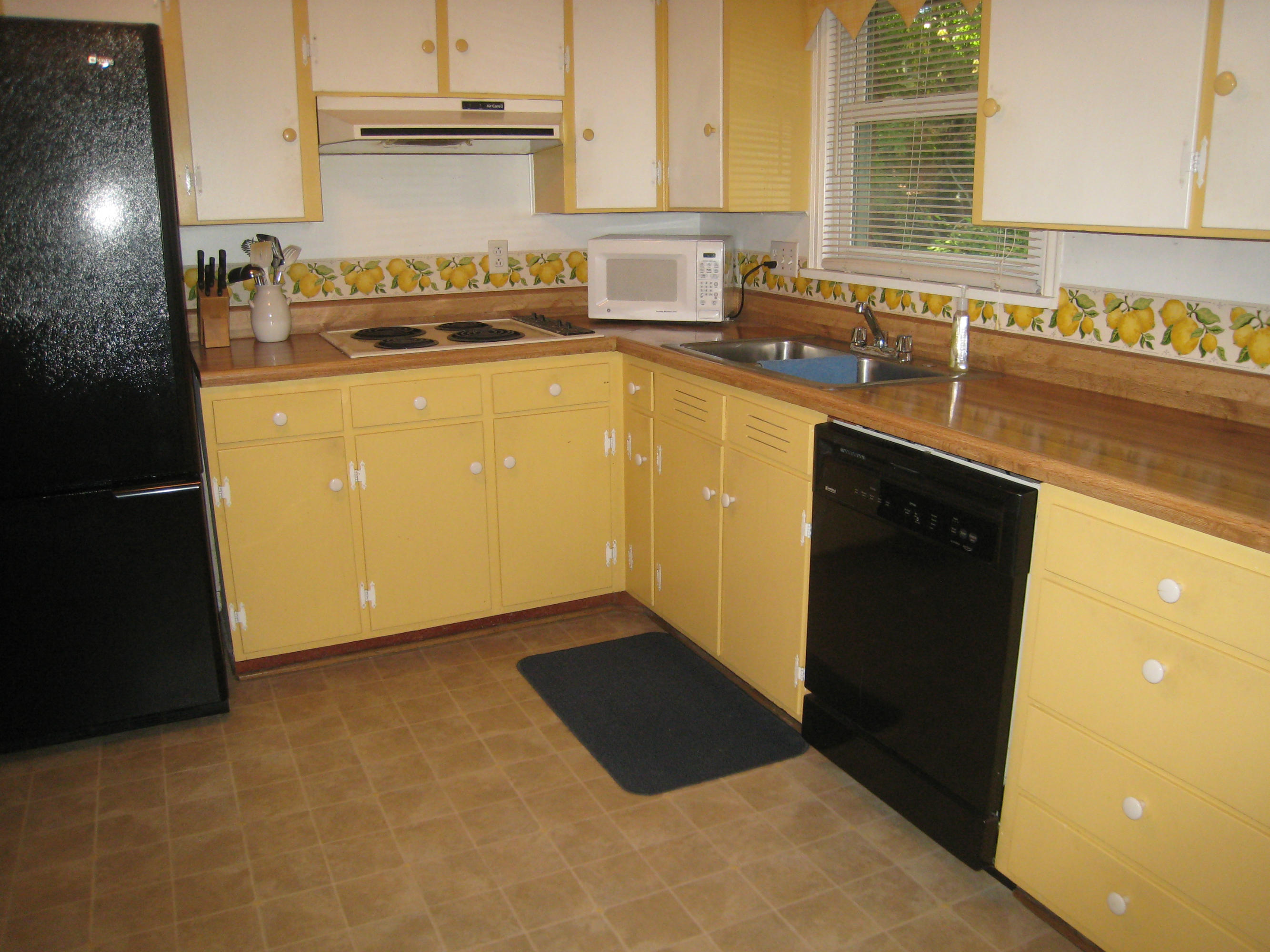 3429 Halevan Road Roanoke, VA 24018 - Photo 9 of 38 Kitchen 1