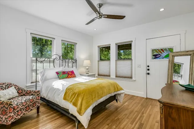 $975,000 | 106 East 35th Street, Austin, TX 78705