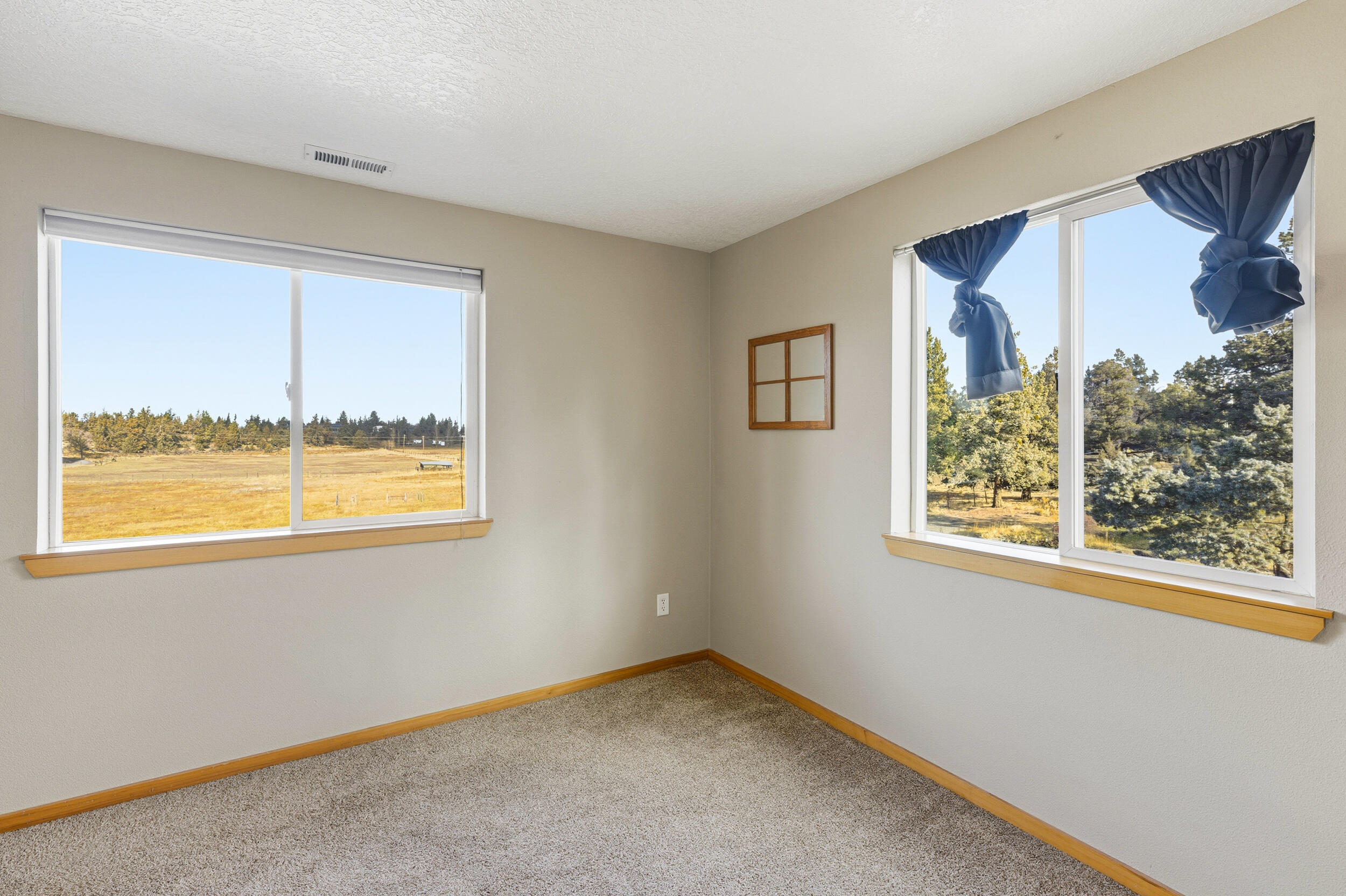 62262 Chickadee Lane Bend, OR 97701 - Photo 38 of 70 39_62262 chickadee ln-35