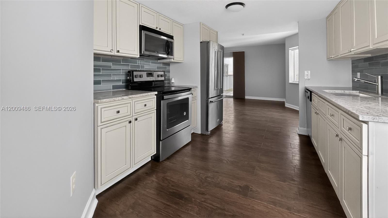 280 Southwest 20th Road, Unit 904 Miami, FL 33129 - Photo 14 of 32 Gallery Image 14