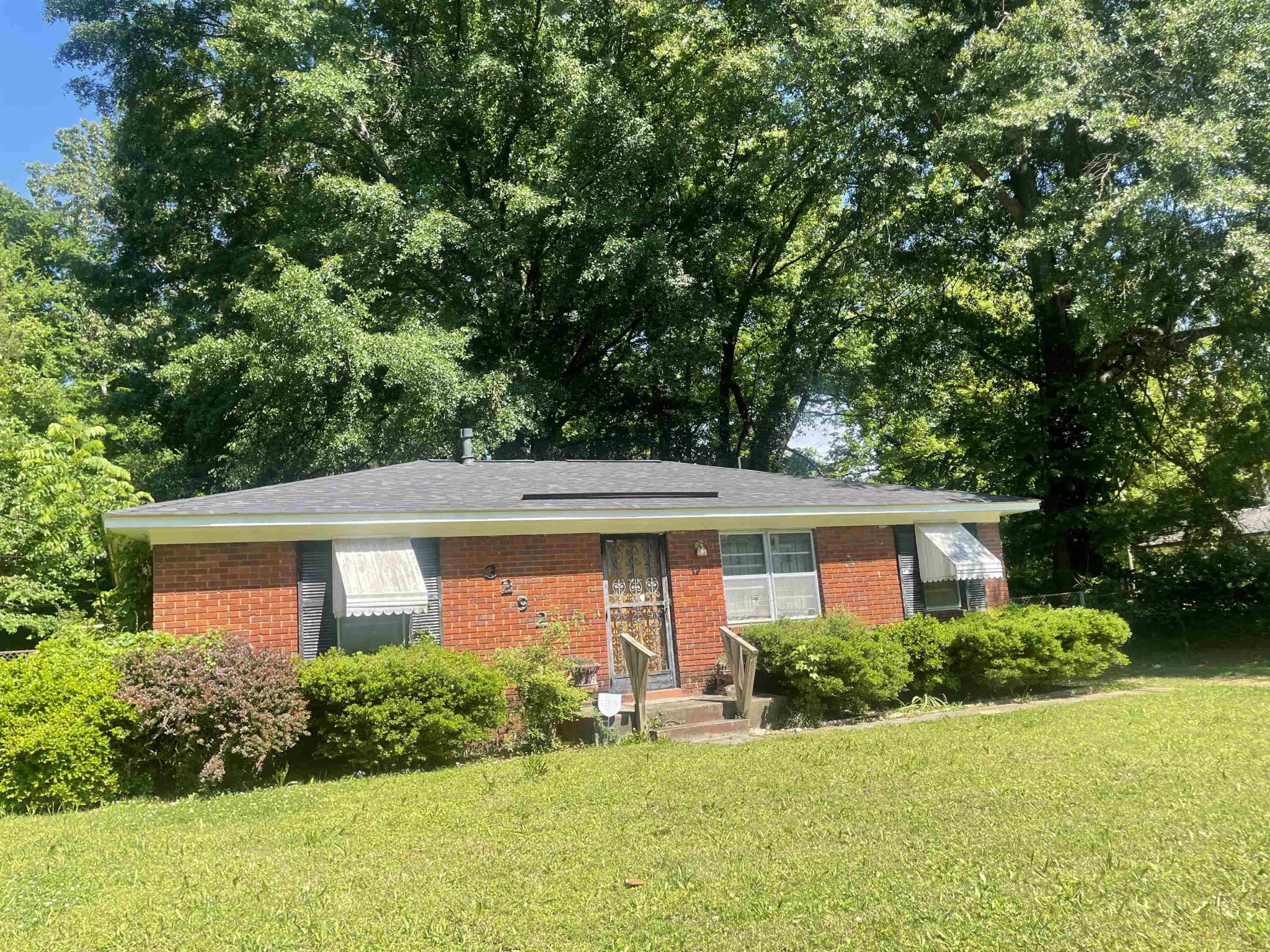 3292 Redbud Road Memphis, TN 38109 - Photo 2 of 6 Gallery Image 2