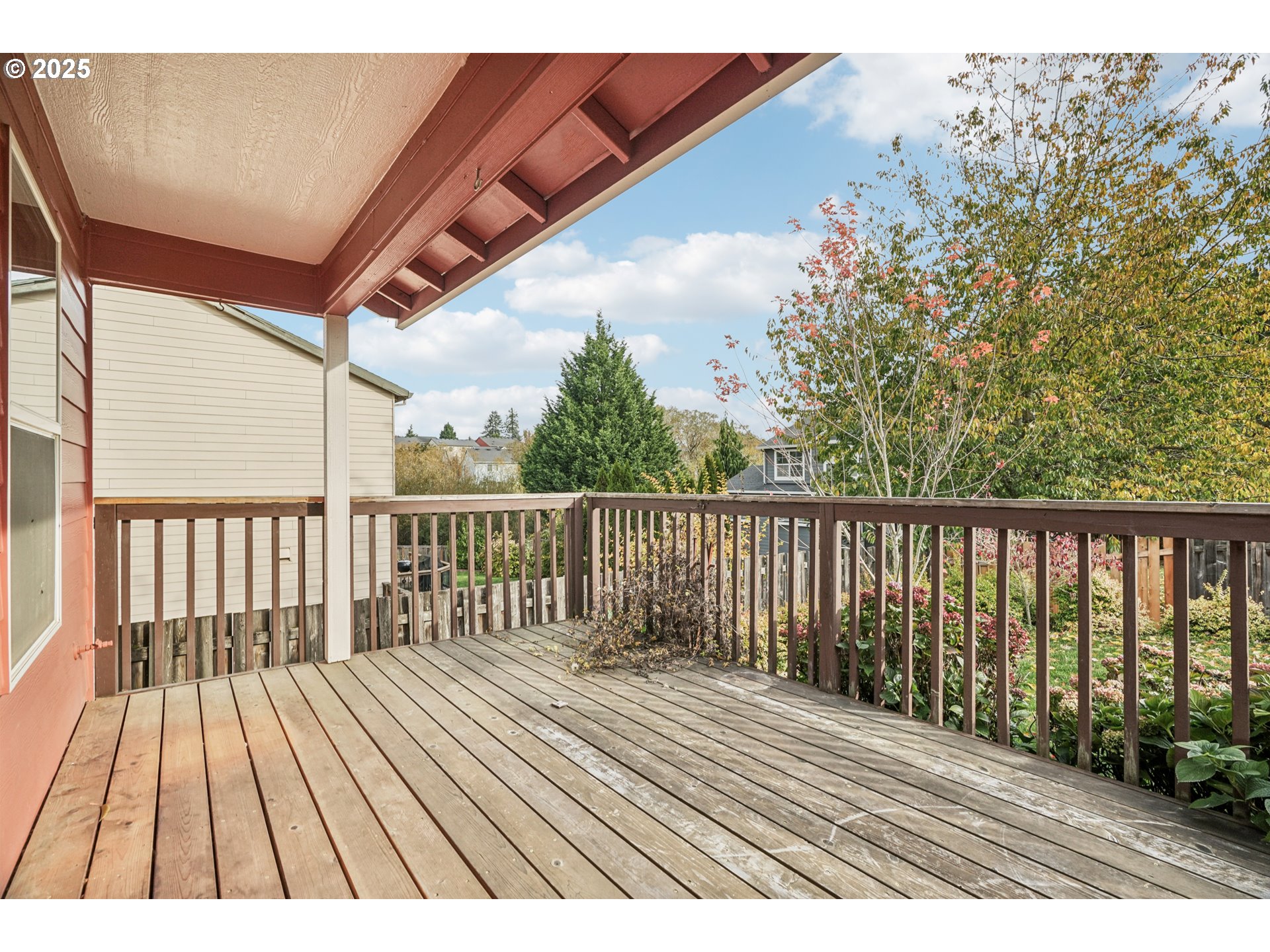 2892 Southeast Rosefinch Place Gresham, OR 97080 - Photo 28 of 37 a view of balcony with wooden floor