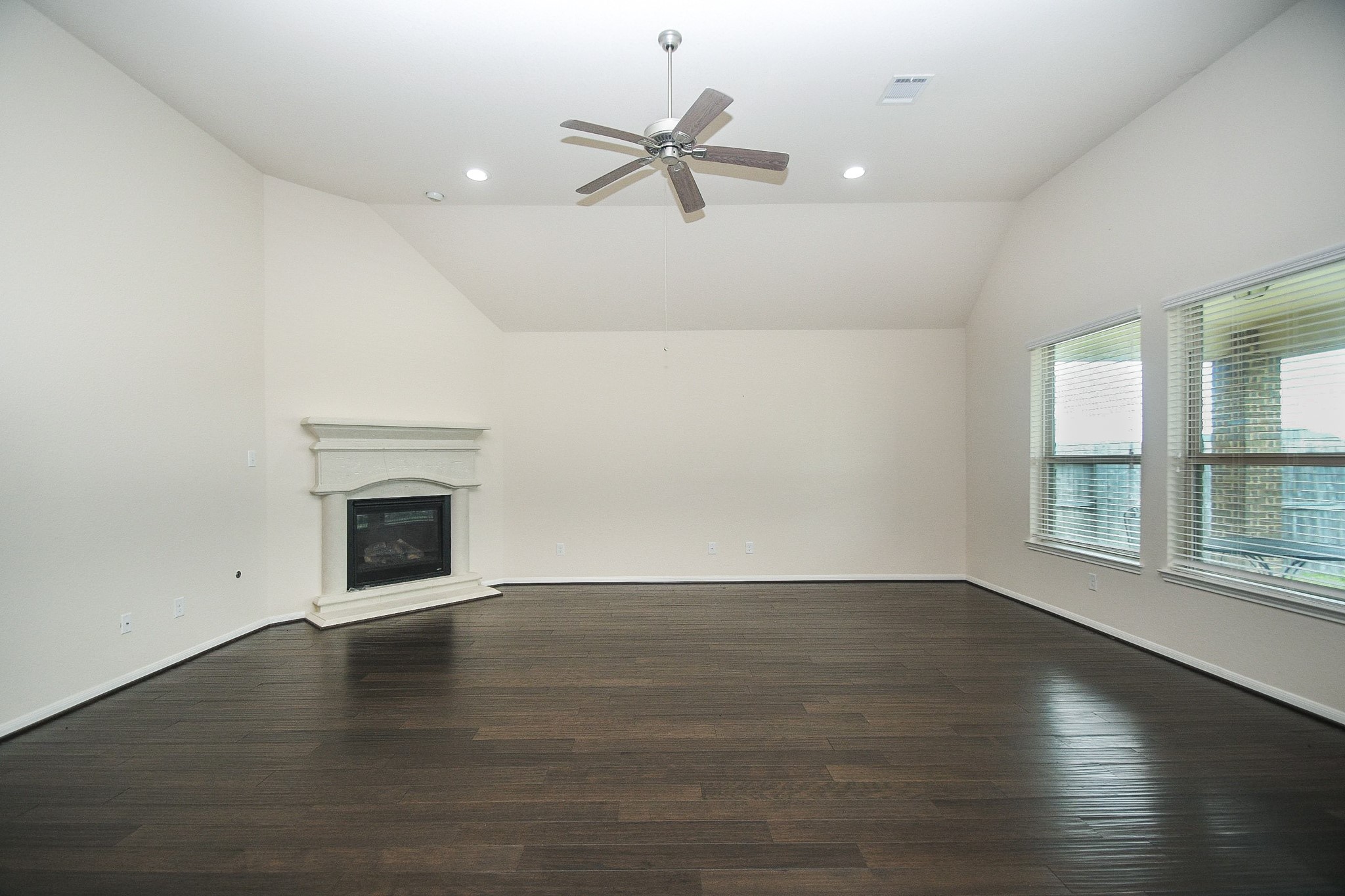 9503 Wheatfield Lane Rosenberg, TX 77469 - Photo 8 of 32