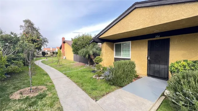 $398,000 | 306 East Thornton Avenue, Hemet, CA 92543