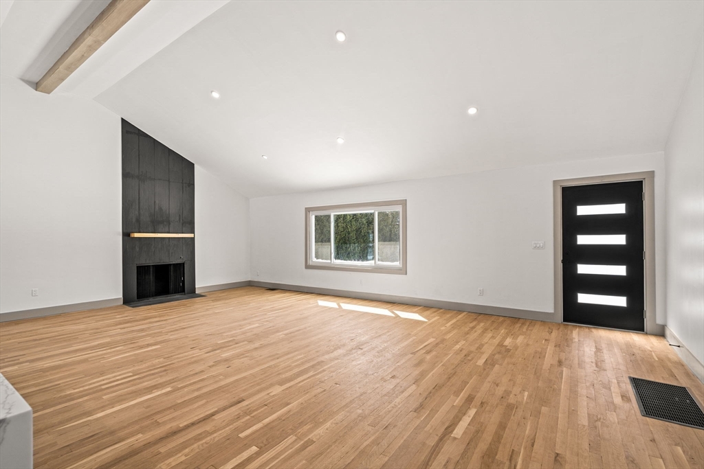 44 Foster Street Danvers, MA 01923 - Photo 14 of 42