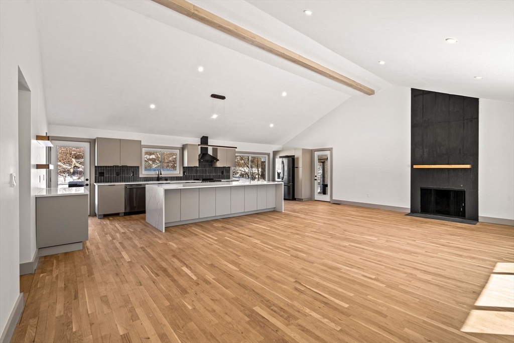 44 Foster Street Danvers, MA 01923 - Photo 15 of 42