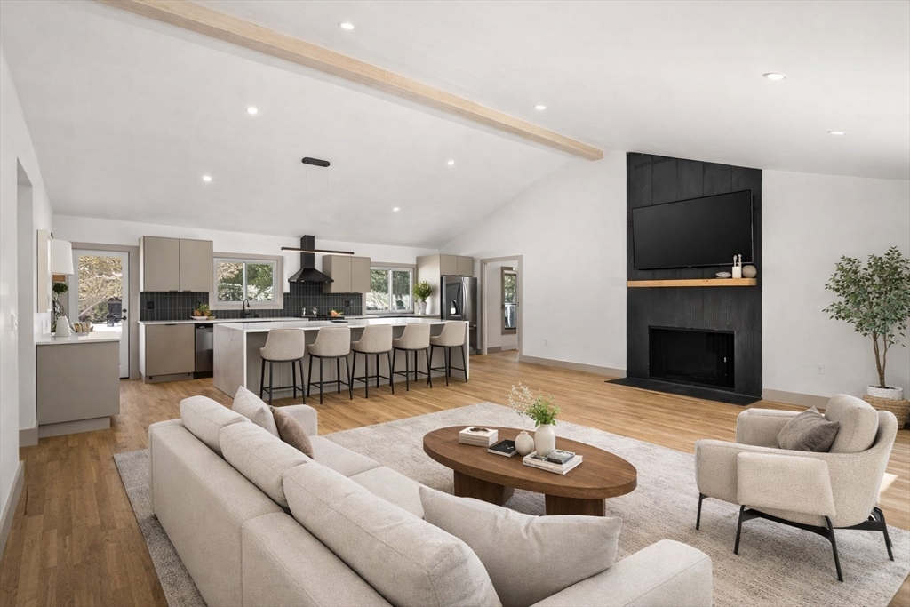 44 Foster Street Danvers, MA 01923 - Photo 3 of 42