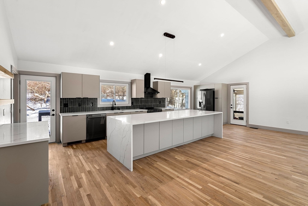 44 Foster Street Danvers, MA 01923 - Photo 5 of 42