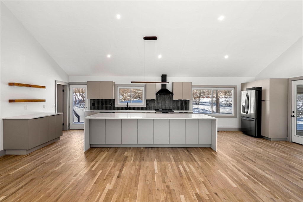 44 Foster Street Danvers, MA 01923 - Photo 6 of 42