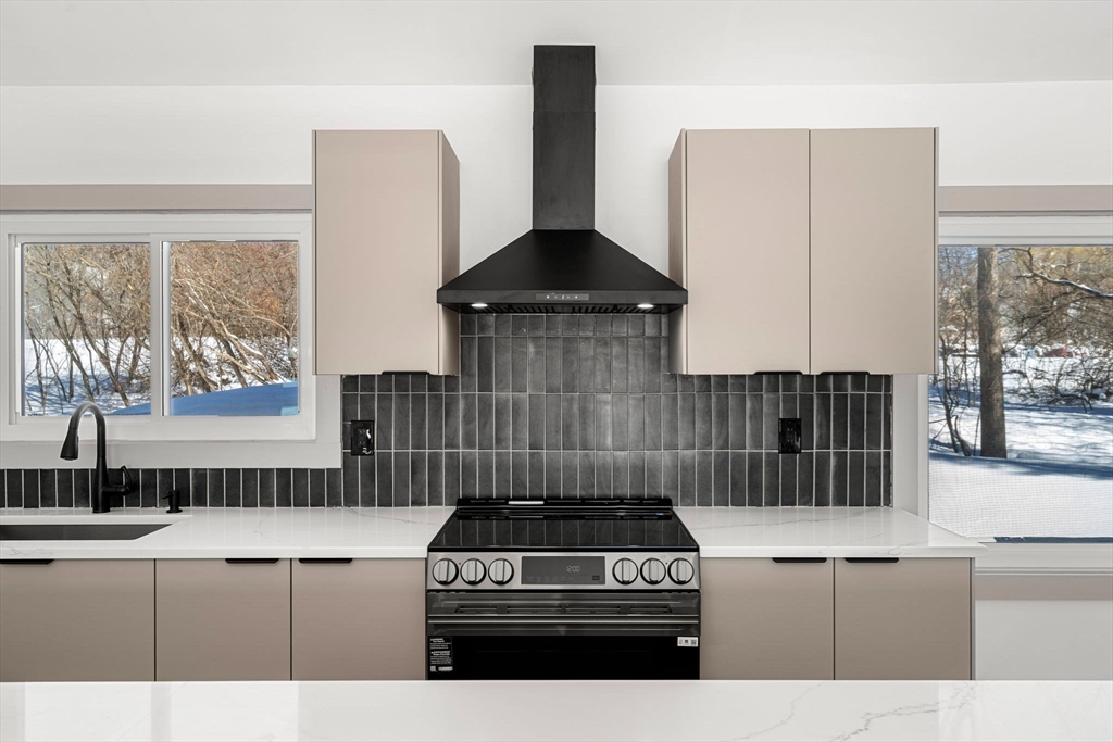 44 Foster Street Danvers, MA 01923 - Photo 8 of 42