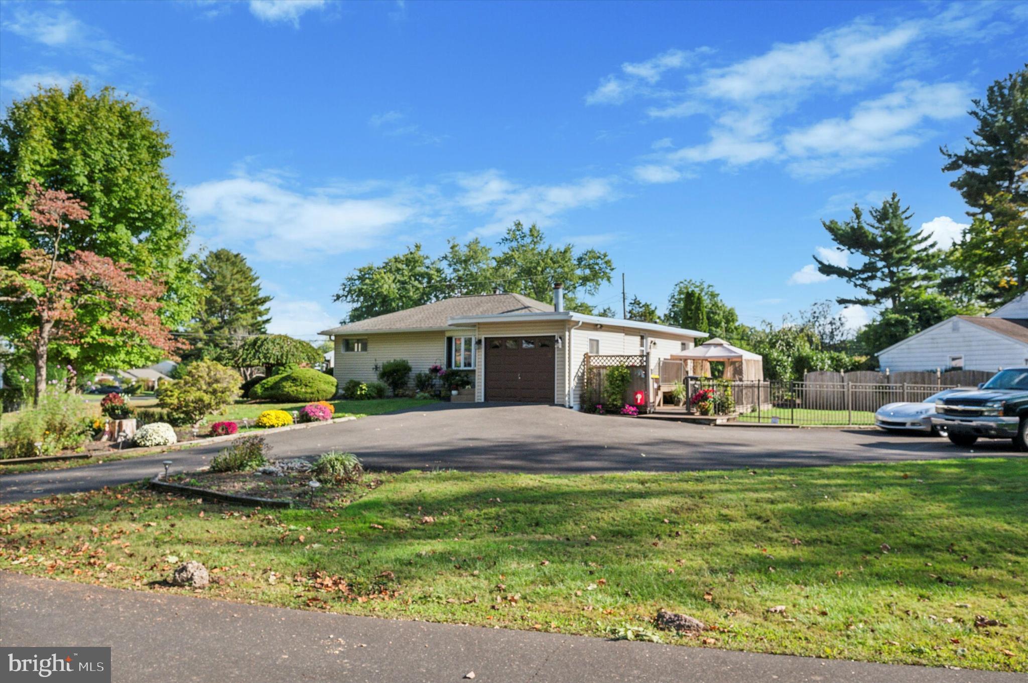 603 Winding Road Hatboro, PA 19040 - Photo 3 of 25