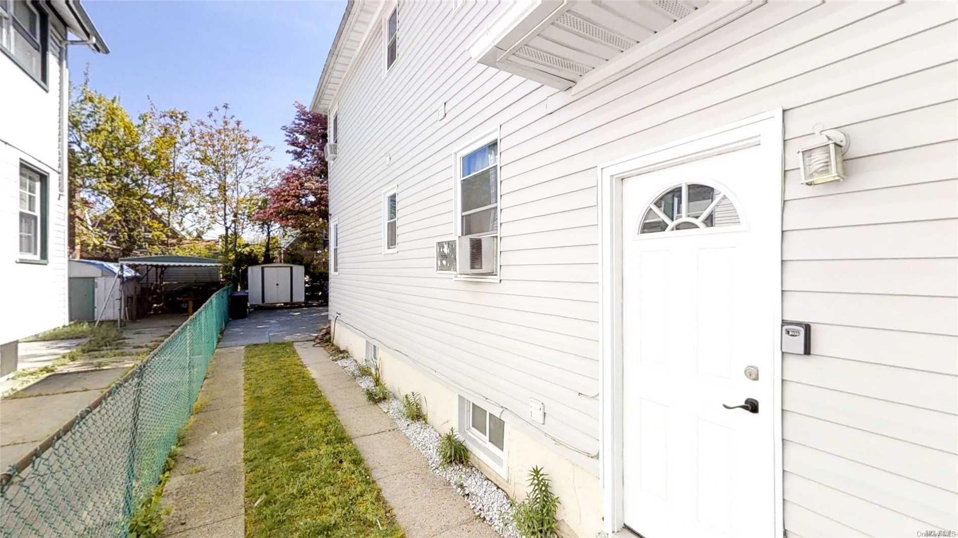 176-32 133rd Road Queens, NY 11434 - Photo 11 of 11