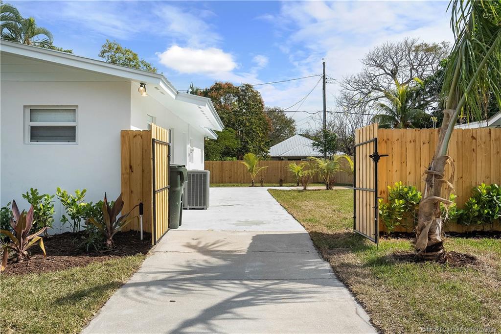 901 East Madison Avenue Stuart, FL 34996 - Photo 40 of 51