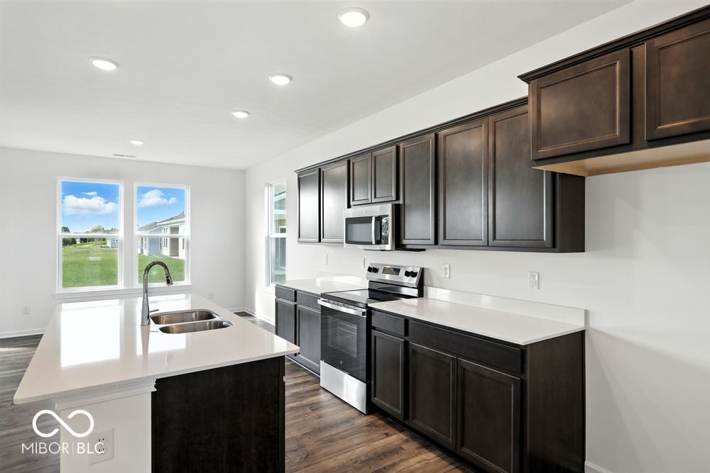 11019 Dressage Way Indianapolis, IN 46239 - Photo 7 of 48