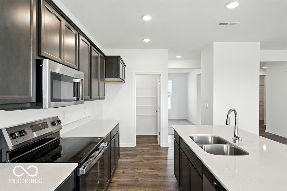 11019 Dressage Way Indianapolis, IN 46239 - Photo 8 of 48