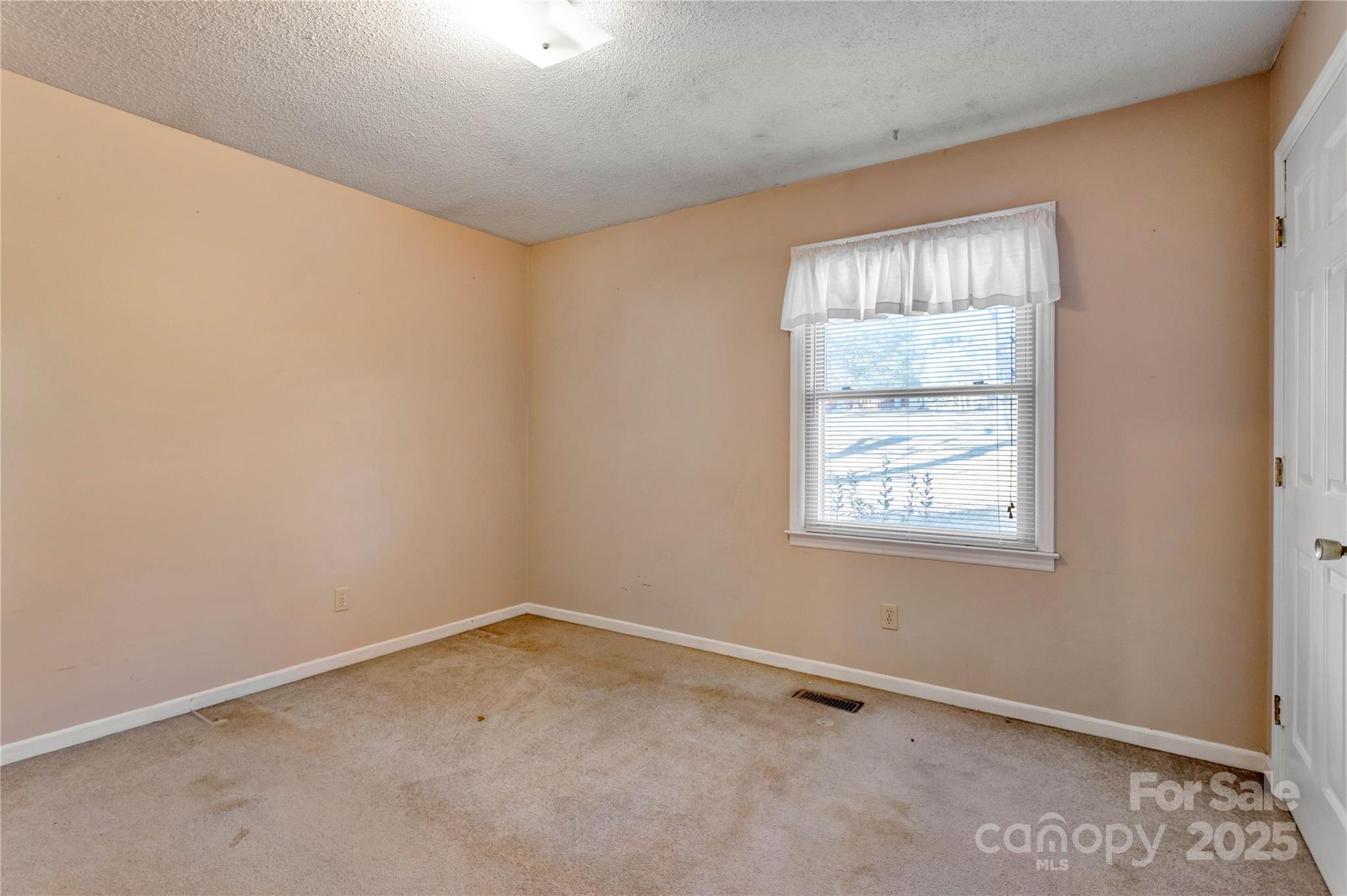 701 Robinson-Clemmer Road Dallas, NC 28034 - Photo 10 of 21 Gallery Image 10