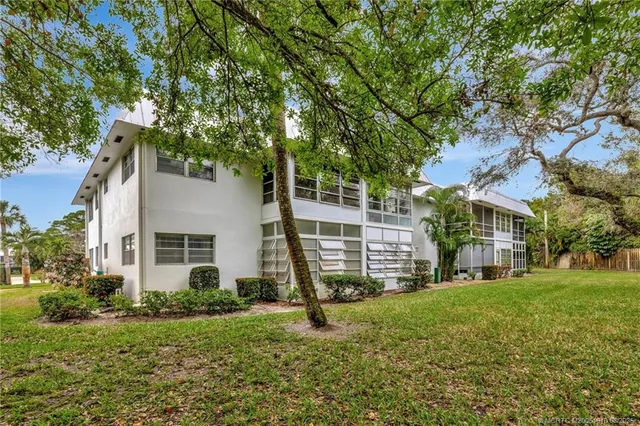 $125,000 | 2929 Southeast Ocean Boulevard, Unit 1076, Stuart, FL 34996