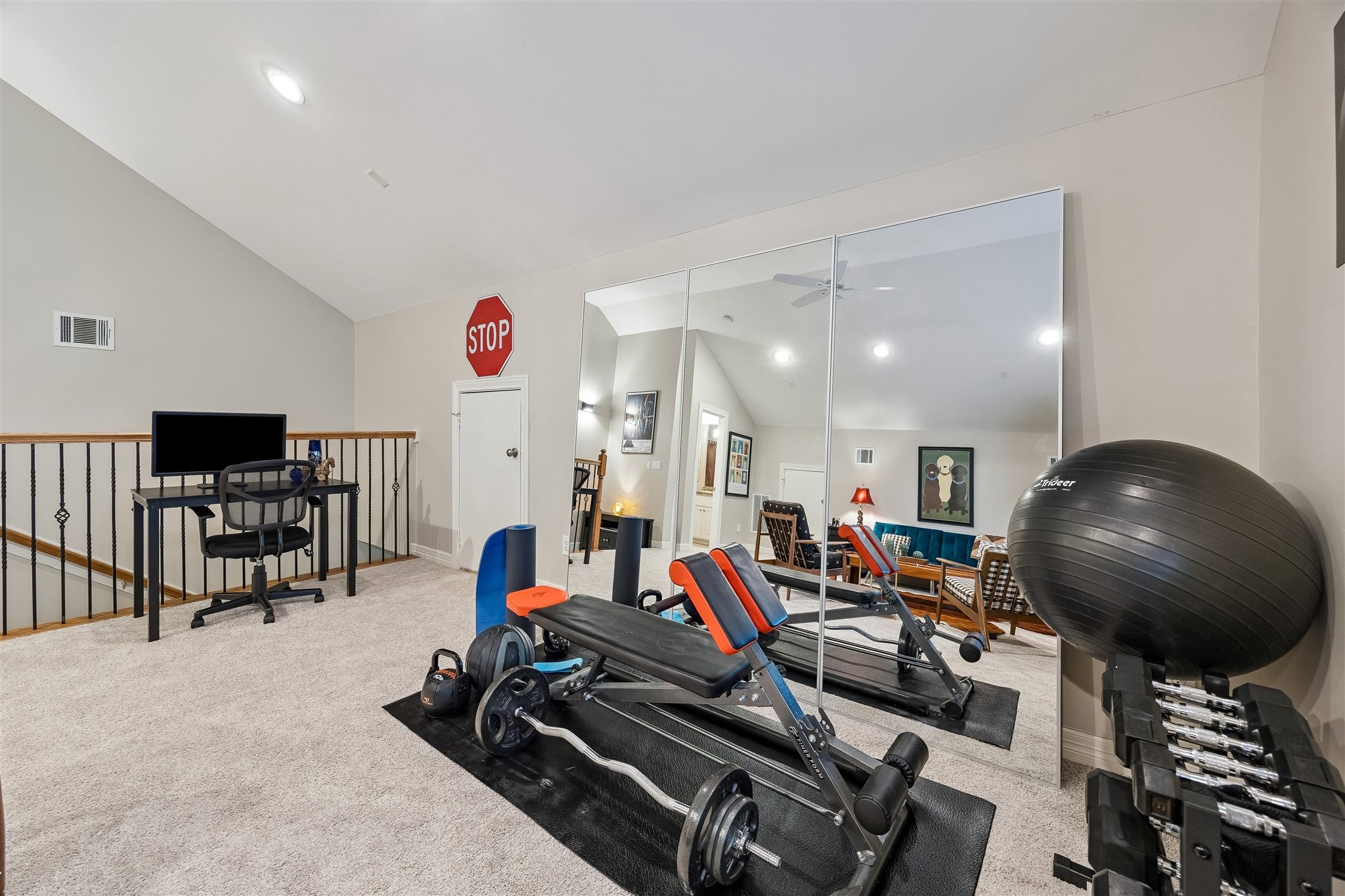 1514 Campbell Road, Unit B Houston, TX 77055 - Photo 25 of 31 Wow! This half of the third floor space is decked out as a home gym.