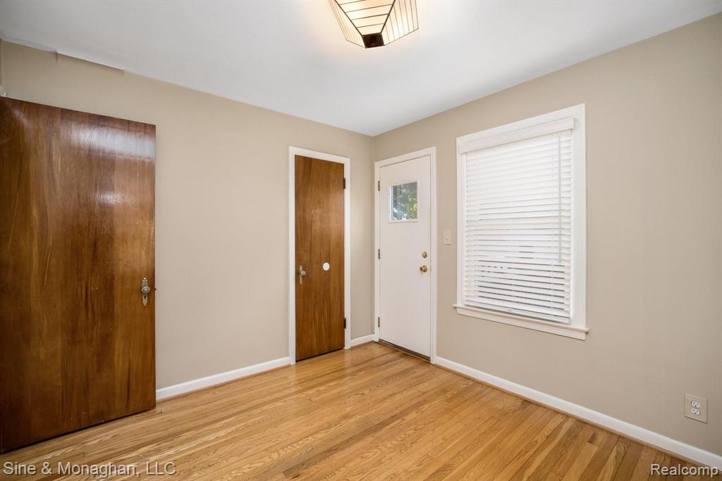 453 Kerby Road Grosse Pointe Farms, MI 48236 - Photo 14 of 32