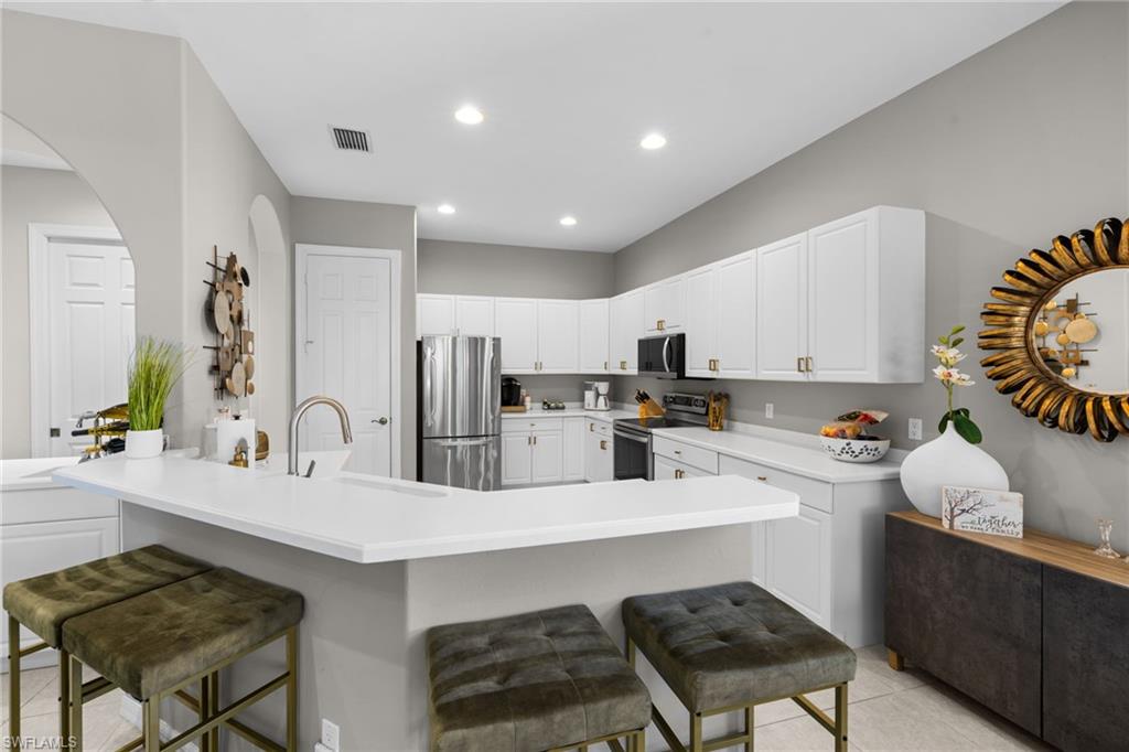 4208 Hampton Lane Naples, FL 34119 - Photo 11 of 48