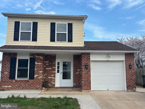 $350,000 | 8 Honeysuckle Drive, Newark, DE 19702