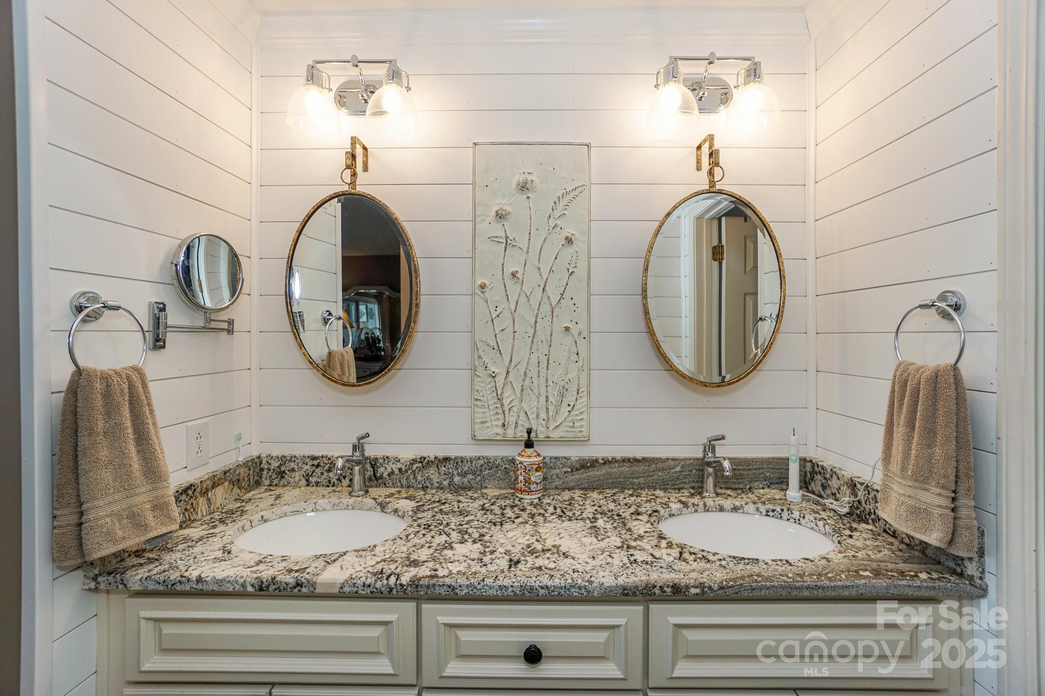 1238 Torrence Circle Davidson, NC 28036 - Photo 27 of 43 a bathroom with sinks and mirror