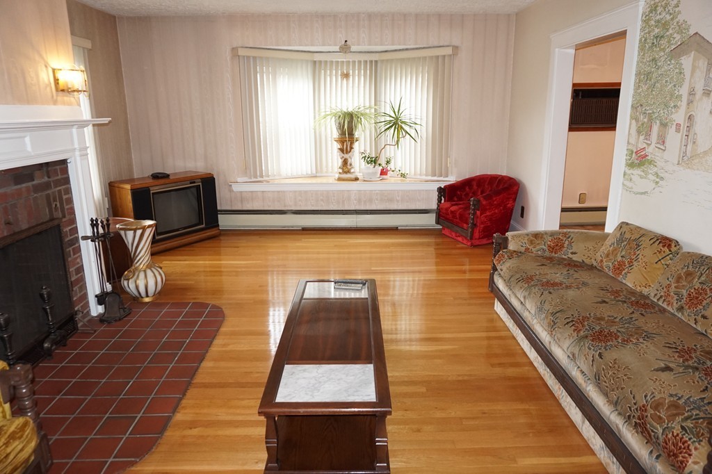 75 Tufts Street Arlington, MA 02474 - Photo 10 of 23