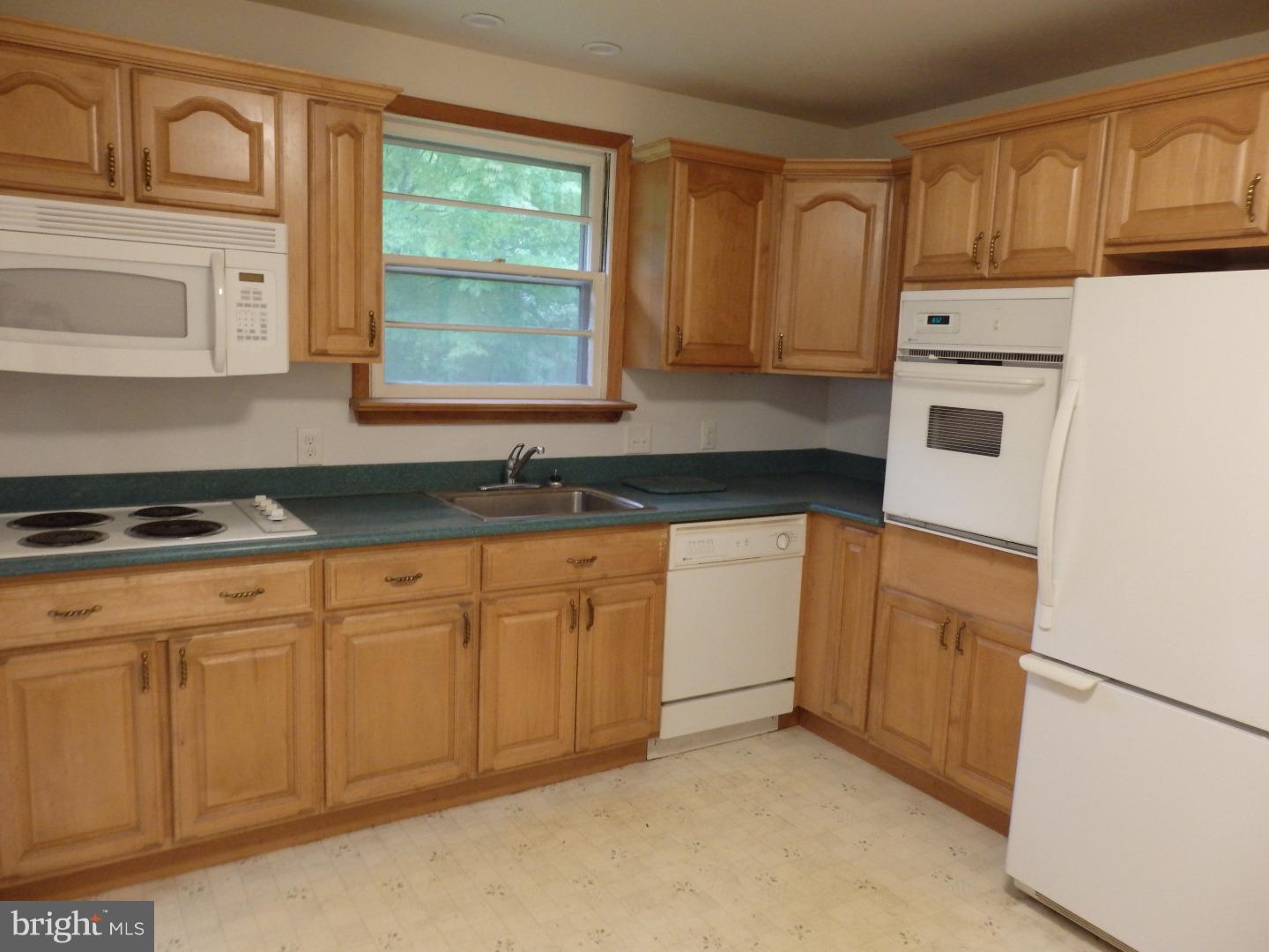 66 Schoolhouse Road Chalfont, PA 18914 - Photo 5 of 19 Kitchen