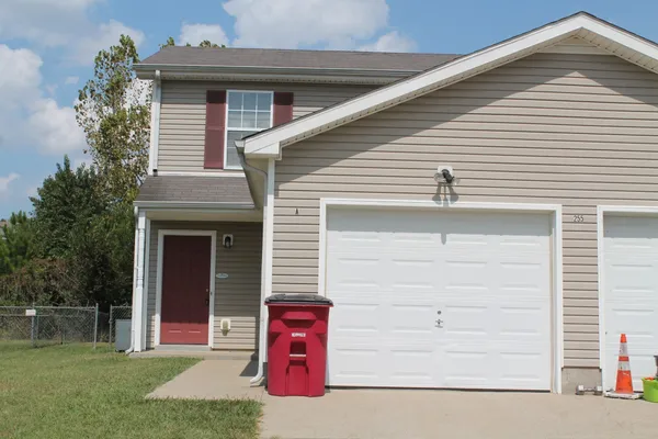 $995 | 255 Senator Drive, Unit A, Clarksville, TN 37042