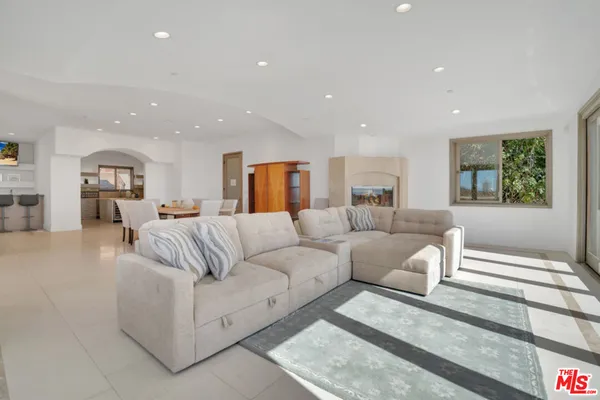 $29,000 | 31739 Pacific Coast Highway, Malibu, CA 90265