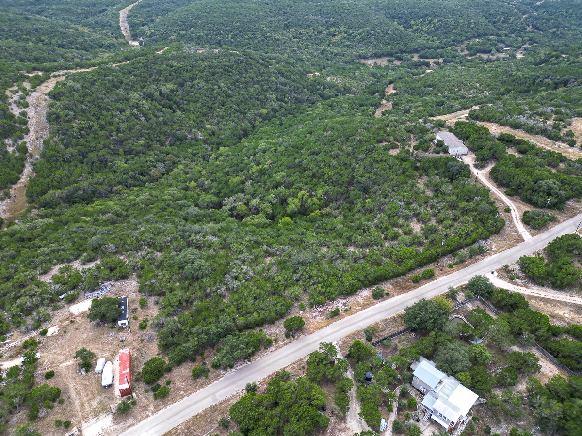 1 Timbercreek Road Pipe Creek, TX 78063 - Photo 5 of 24