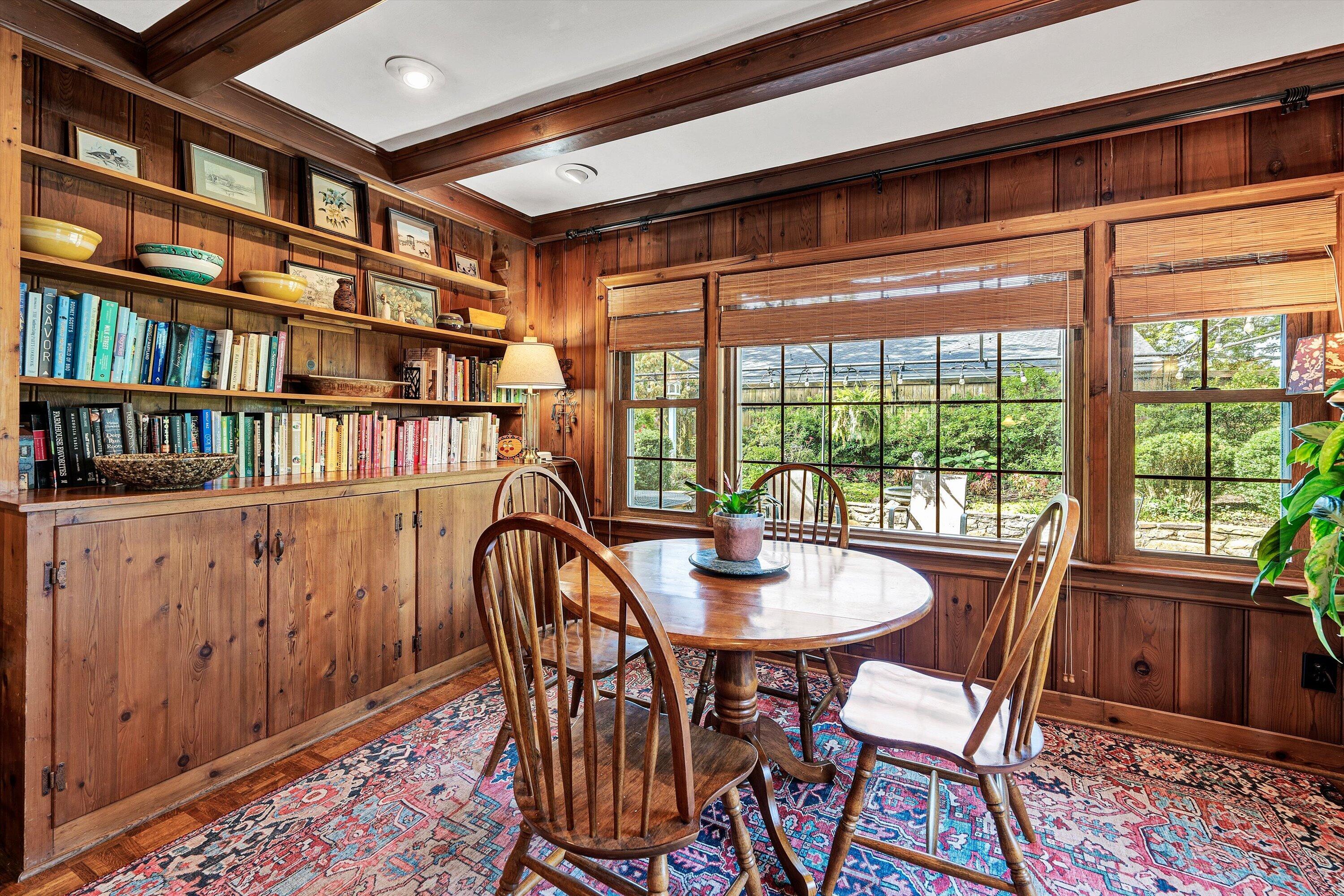 202 Parkcrest Road Southwest Roanoke, VA 24014 - Photo 22 of 48 22-DSC00070