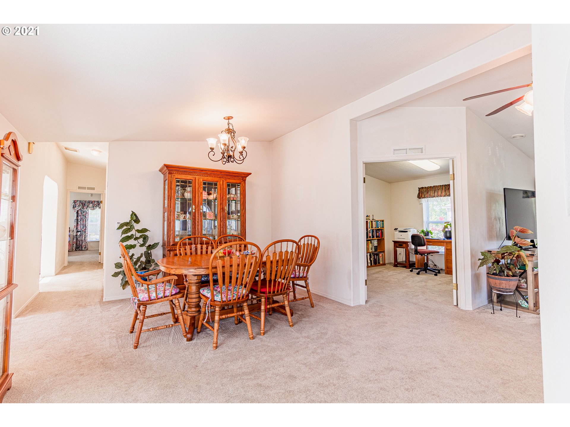 2580 Lansdown Road, Unit 6 Eugene, OR 97404 - Photo 8 of 32 Gallery Image 8