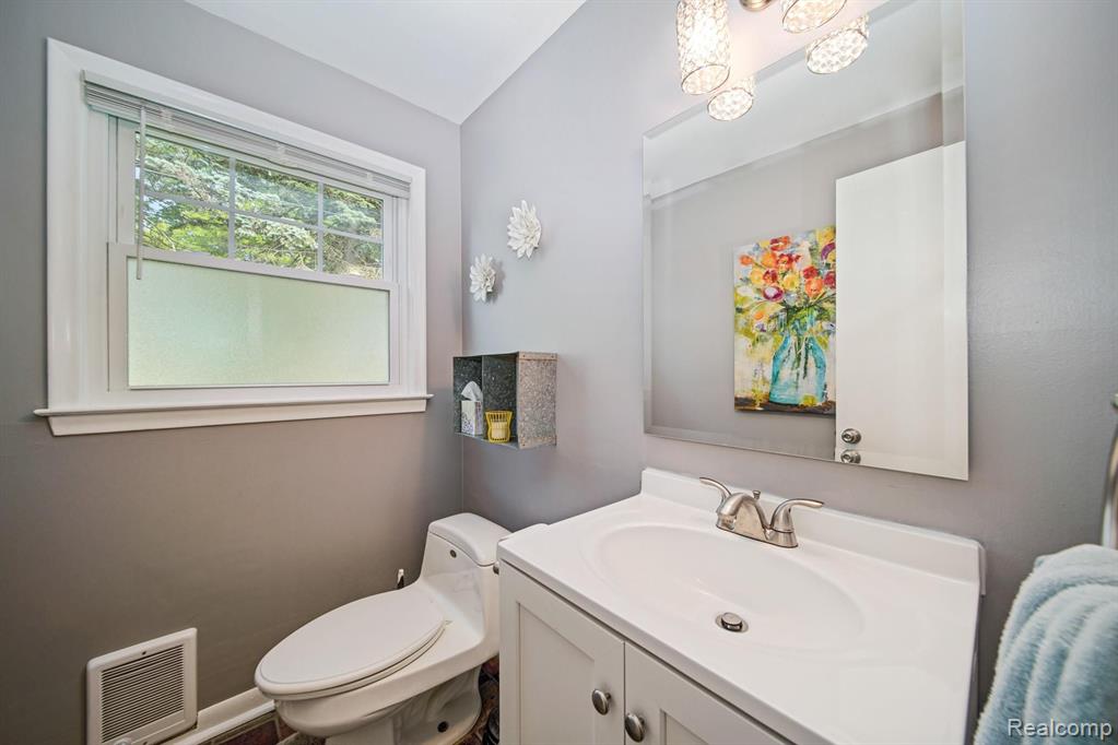 35888 Springvale Street Farmington Hills, MI 48331 - Photo 15 of 35