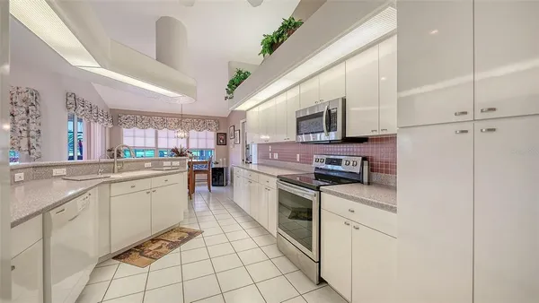 $580,000 | 552 Westmount Lane, Venice, FL 34293