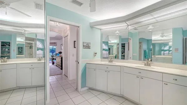 $580,000 | 552 Westmount Lane, Venice, FL 34293