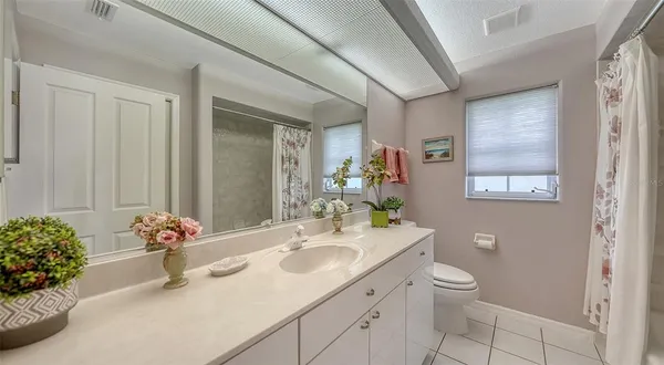 $580,000 | 552 Westmount Lane, Venice, FL 34293