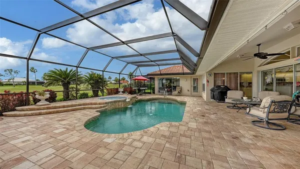$580,000 | 552 Westmount Lane, Venice, FL 34293