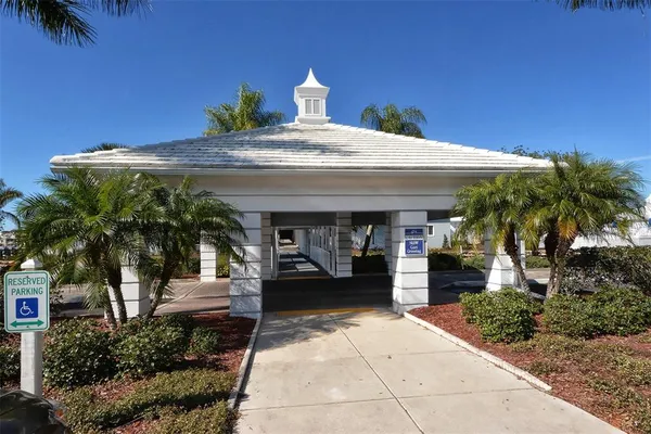 $580,000 | 552 Westmount Lane, Venice, FL 34293