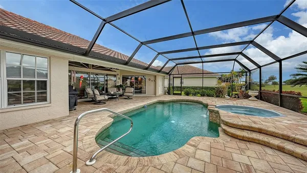 $580,000 | 552 Westmount Lane, Venice, FL 34293