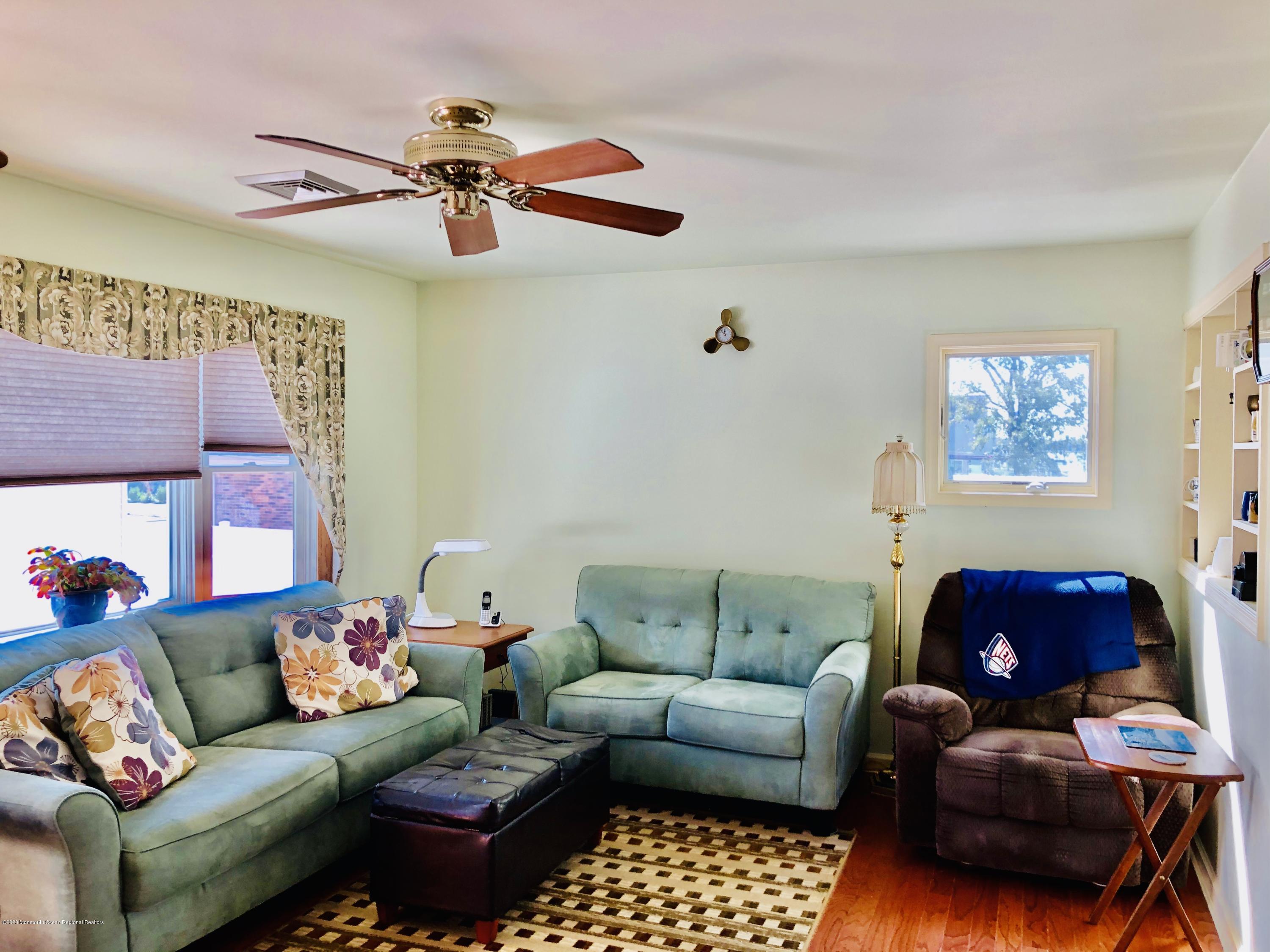 255 Silver Bay Road Toms River, NJ 08753 - Photo 8 of 23 Livingroom1