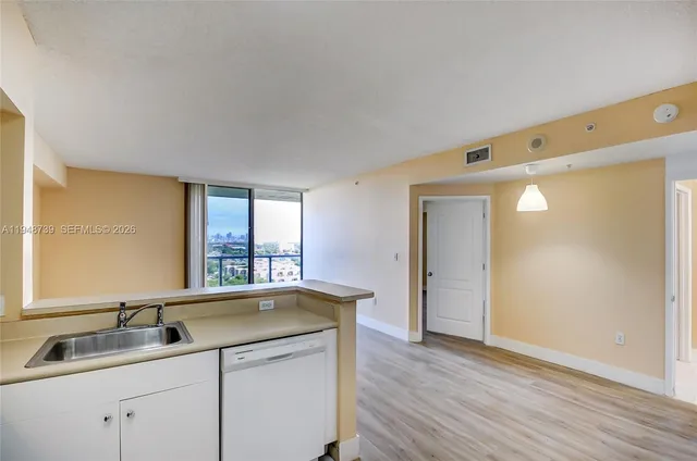 $290,000 | 5077 Northwest 7th Street, Unit TS7, Miami, FL 33126